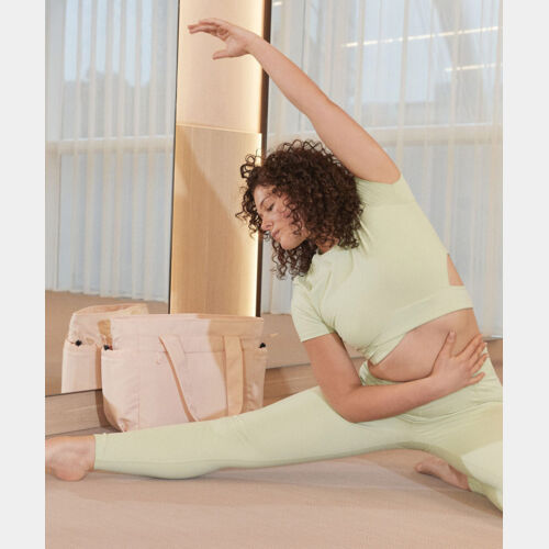 Studio oversized tote Thumbnail